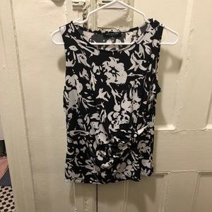 Jones New York Black & White Sleeveless Blouse